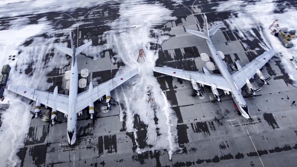 Ukraine Says It Destroyed Dozens of Warplanes Inside Russia – Eurasia ...